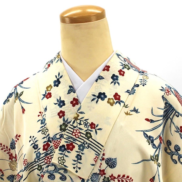 Für Upcycling-Projekte! Reststück japanischer Vintage-Kimono-Stoffe – beschädigter, fleckiger oder verfärbter Seidenstoff zum Nähen, für Boro- oder Upcycling-Projekte.