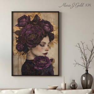 Stimmungsvolle Blumenfrau Kunstdruck • Lila Pfingstrose Wandkunst • Gold Akzente Poster • Femininer Porträt Druck • Dunkles botanisches Dekor (Ungerahmt)