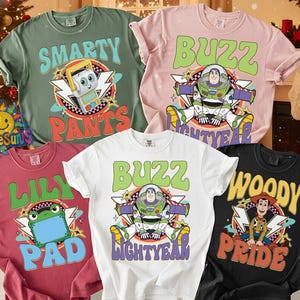 Camiseta de personajes de Toy Story de Pixar en Disneyland, camiseta de Woody, Buzz, Jessie y Bo Peep, camiseta personalizada para grupos, camiseta familiar para viajes a Disney. imagen 3