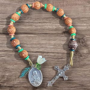Saint Kateri Tekakwitha Rosary with Feather & Lily Charm, St. Kateri Confirmation Gift, Patron Saint Rosary, St. Kateri Medal Rosary Chaplet