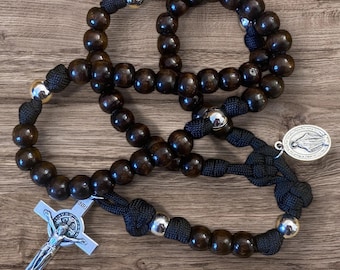 Tough Men's Paracord Rosary, Saint Benedict Sturdy Black Paracord 550 Rosary, Catholic Gift for Men, Wooden Rosary / St. Benedict Crucifix