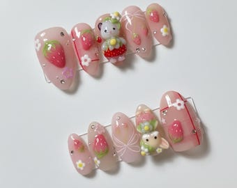 Handgemachte Kawaii Erdbeere Drücken Sie auf die Nägel | 3D Hase, Erdbeere & Blumen Kunst, rosa kariert | Mandel Nägel für niedliche Kokette Ästhetik