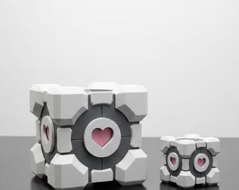 Op portal geïnspireerde begeleidende kubus – Aperture Science Desk-decor en sleutelhangers | Gamercadeau voor hem of haar | Bureauaccessoires voor videogames