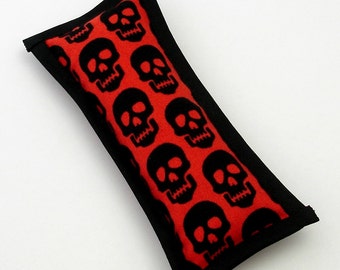 Halloween Catnip Toy, Catnip Skulls, Black Skulls, Goth Cat Toys, Skull Cat Pillow, Cat Skulls, Black and Red Cat Pillow, MOLTI CRANI