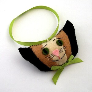 Christmas Cat Ornament, Homemade Cat Ornaments, Felt Cat Ornament, Cat Head Ornament, Cat Ornaments, Xmas Cat Ornaments, Cat Bowtie TIRAMISU