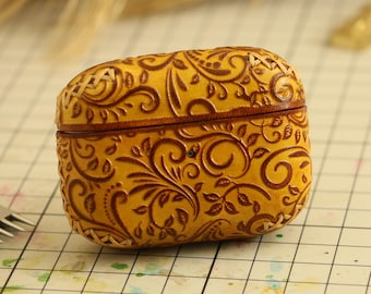 AirPods Pro 3 Leather Case Custom Handmade Cover Personalized Genuine Leather Apple Earbuds Holder Premium Unisex Elegant Gift Protective