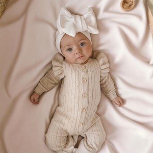 Strick Rüschen Baby Strampler | Gesprenkelte Baumwolle Pullover Overall für Mädchen | Langarm Button-Up Baby Outfit | Herbst & Winter-Säuglingskleidung
