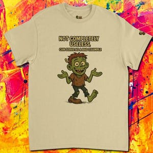 面白いゾンビTシャツ - ブラックユーモアTシャツ - 全く役に立たないわけではない - ホラーファンへのプレゼントに最適