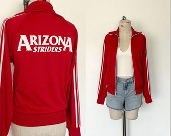 Vintage rood trainingsjack uit de jaren 80 – Arizona Striders, witte strepen, maat Small