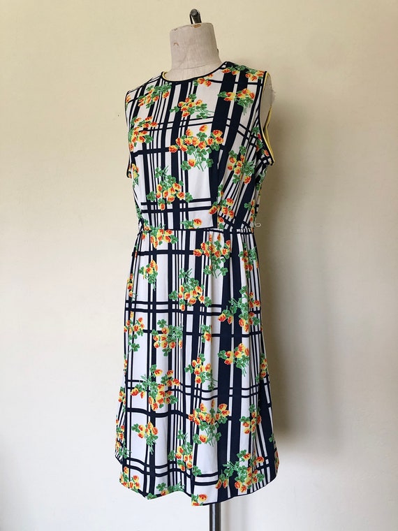 Vintage 1960s dress PLAID FLORAL retro print picn… - image 4