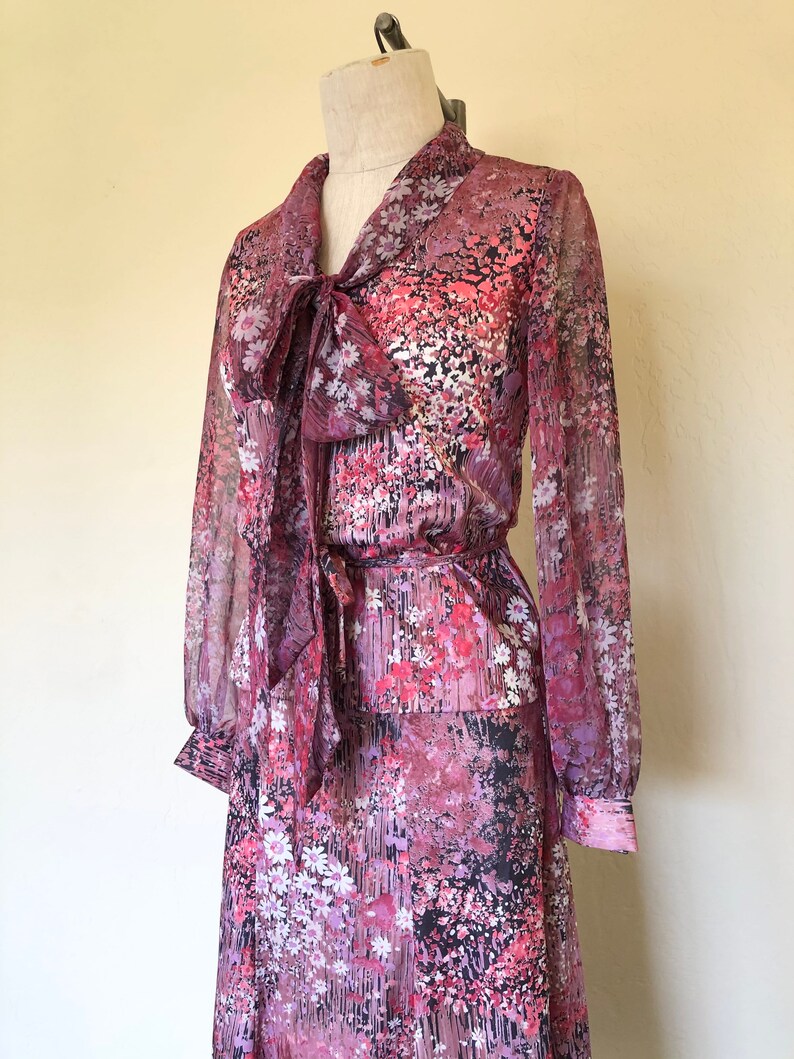 Vintage 1970s retro dress set PINK FLORAL matching two-piece ascot top and skirt S/M image 4