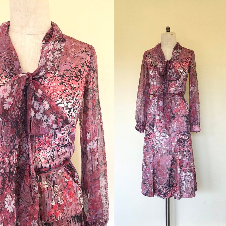 Vintage 1970s retro dress set PINK FLORAL matching two-piece ascot top and skirt S/M image 1