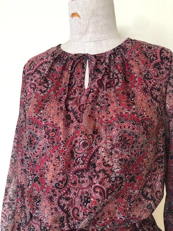 Vintage 1970's dress rust BROWN PAISLEY print sem… - image 4