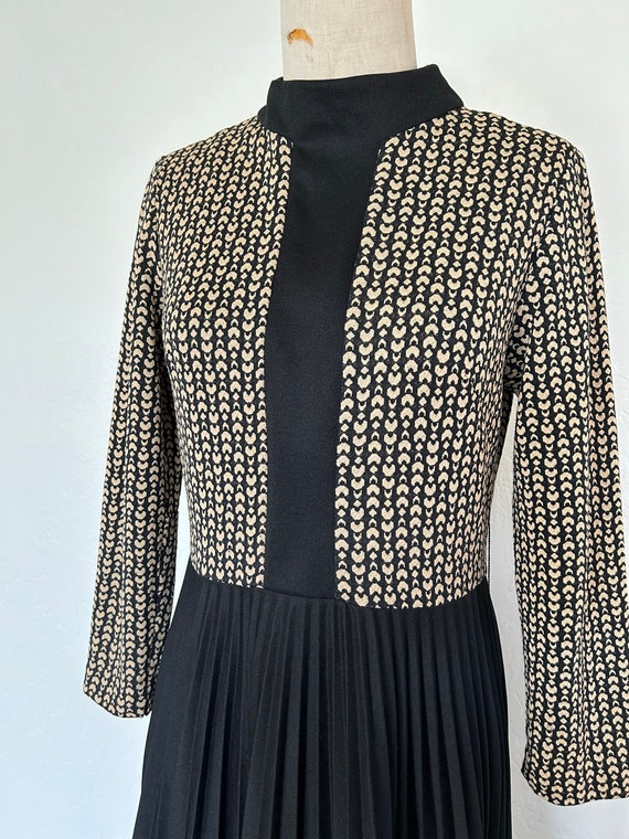 1970’s Vintage Mod Dress Black & Beige Polyester … - image 6