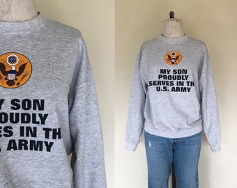 Bluza z nadrukiem vintage w kolorze szarym ARMY MOM z okrągłym dekoltem i polarem - M