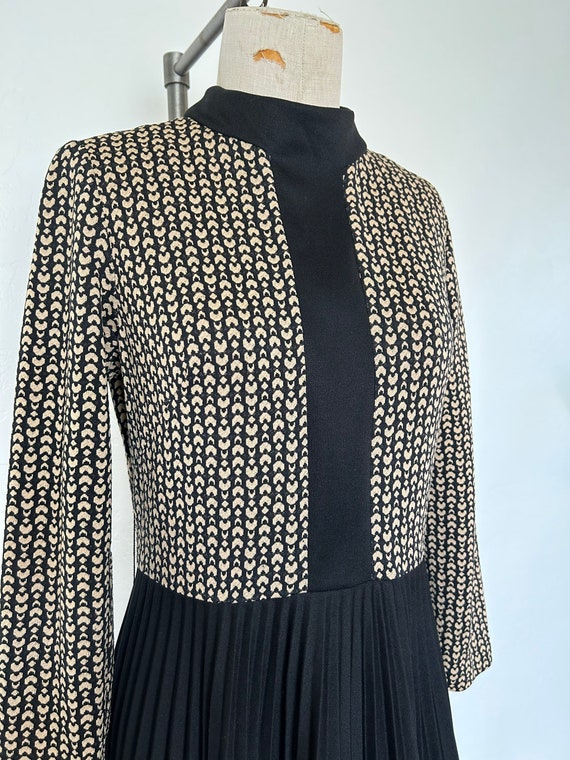 1970’s Vintage Mod Dress Black & Beige Polyester … - image 4