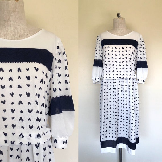 Vintage 1980's dress white & navy HEARTS PRINT sh… - image 1