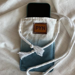 Borsa a tracolla in cotone fatta a mano per iPhone – Borsa per telefono in tessuto tinto minimalista – Tracolla regolabile – Borsa a tracolla leggera di PYN
