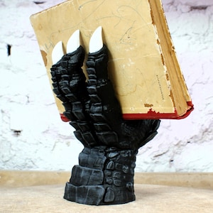 Dragon Hand Book Holder | Fantasy Booknook | Book Lovers | Bookworm Gifts | Bookish | 3D Printed | Fantasy Fans | Book Shelf Insert