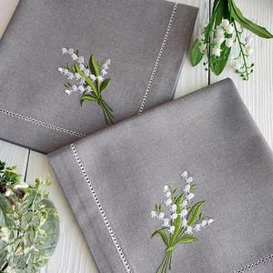 Wildflower embroidered napkin set of 6, natural linen napkins, rustic farmhouse table decor, botanical embroidery, floral napkins