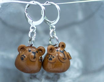 Handgjorda björnörhängen av polymerlera – en söt present till djurälskare