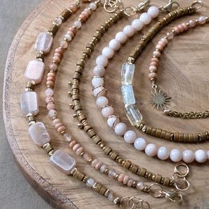 Bracelet Stack Pierre Naturelle, Plaqué Or 18kt, Pierre de Soleil Citrine Jaspe Brun, Chaîne, Breloque Soleil, Bijou Bohème Pingala
