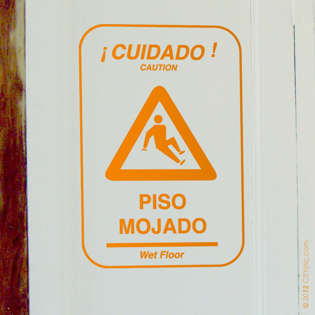 GRAFICO: Attenzione pavimento bagnato, Cuidado Piso mojado. Cartello giallo  per lavaggio pulizia DECALCOMANIE DA PARETE -  Italia
