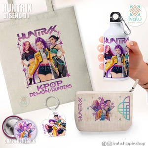 Puede incluir: Una colección de merchandising con el diseño "Huntrix". Incluye un bolso de mano, una botella de agua, un monedero, un llavero y un botón. El diseño presenta un grupo de figuras femeninas estilizadas con atuendos amarillos y negros, con el texto "KPOP DEMON+HUNTERS".