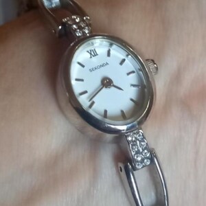 Vintage Sekonda Women's Oval Watch
