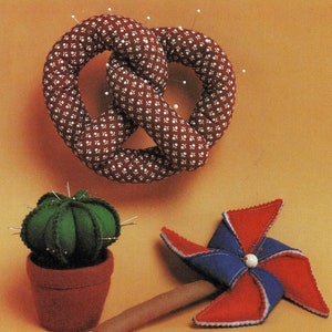 Puntaspilli Cactus - Modello di cucito - altezza 5 pollici - include 3 modelli di cucito - mulinello e pretzel - vintage anni '70