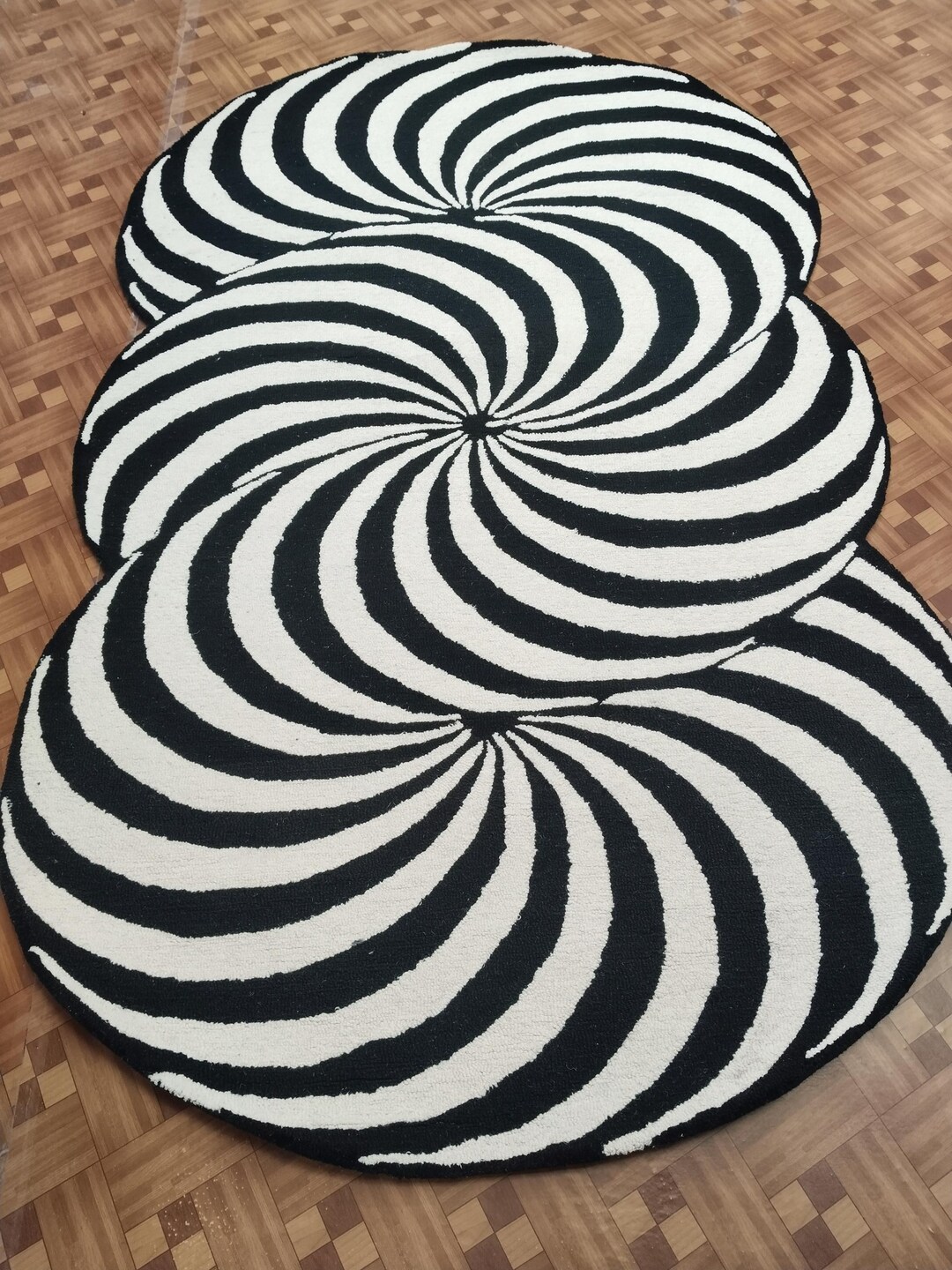 Handmade Black & White Spiral Tufted Rug | Modern Abstract Optical ...