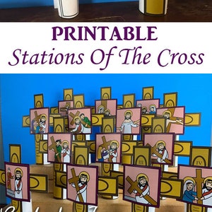 Op de afbeelding: Printbare Kruiswegstaties, een set van 14 kleurrijke papieren kruisen met illustraties van de Kruiswegstaties. Elk kruis heeft een nummer en een korte beschrijving van de statie. De kruisen zijn in een rij op een blauwe achtergrond gerangschikt.