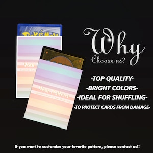 Puede incluir: Fundas para cartas con un dise&ntilde;o de rayas de arco&iacute;ris pastel. Las fundas se muestran con cartas dentro. El texto en las fundas dice "Your Pattern" y "Custom Made Card Sleeves". La imagen tambi&eacute;n incluye el texto "Why Choose us?" y vi&ntilde;etas.