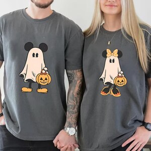 Chemises rétro Comfort Colors® pour couple Halloween Mickey Minnie, chemise Mickey Ghost, chemise Minnie Ghost, chemise Spooky Season, Disney Halloween