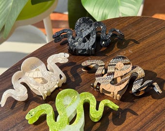 Point the snake Claw Clips,Green snakeClaw Clip,Claw Clip,Animal catching Claw Clip, Acetate Hair Clips,Fashion Claw Clip,Creative Claw Clip