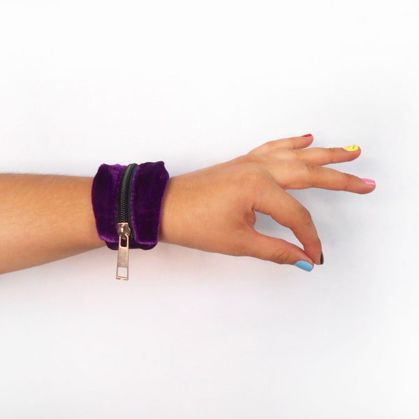 Purple Bracelet Pouch with Zipper Pocket, Velvet Wrist Wallet for Carnivals, Rave Wear Women