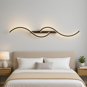 Modern LED wall lamp in aluminum – Decorative wall light for bedroom and living room – Handmade design lighting – Home gift