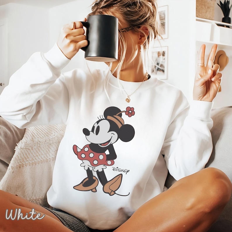 Disney Classic Minnie Maus Pose Sweatshirt, Minnie Hoodie, Disneyland Urlaub Urlaub Sweatshirt, Vintage Disney Retro Pullover, Disney Trip Bild 1