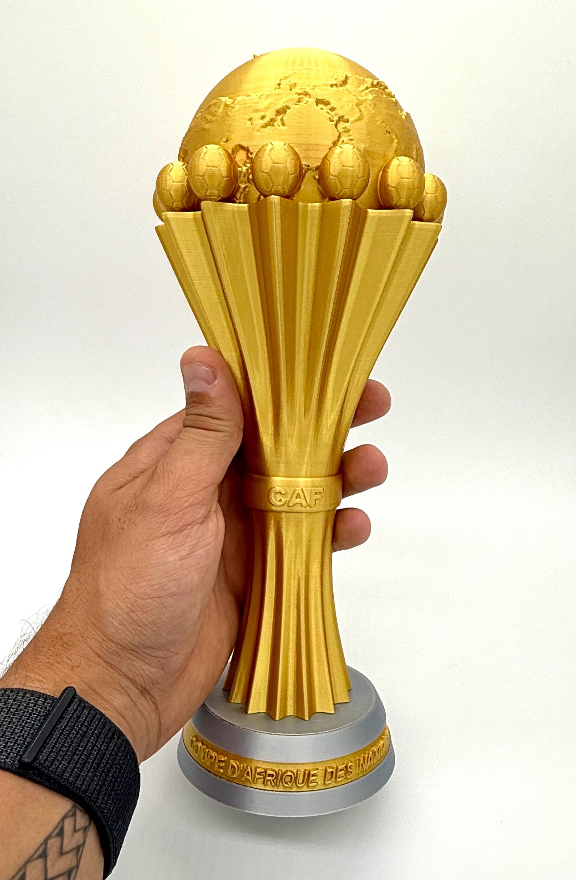 Réplique Trophée Coupe Du Monde 1982 – Hauteur 25 Cm, Poids 1,775 Kg, Doré