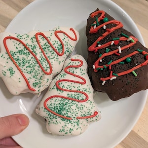 Vegan Christmas tree cakes