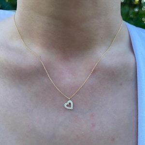 Heart Pendant Necklace in Silver – Dainty Pave Heart Charm for Everyday Wear, Romantic Gift for Her, Minimalist Diamond Look Necklace