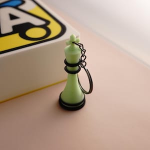 Glow-in-the-Dark King Chess Piece Keychain - 3D Printed Gift