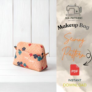 Puede incluir: Un neceser de color melocotón con un estampado floral de flores azul oscuro y rojas, motas blancas y pequeñas siluetas de animales blancos. El texto dice Sea Patterns Makeup Bag Sewing Pattern PDF Instant Download.