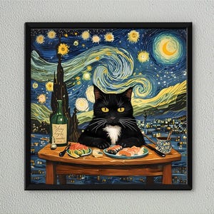Gato comiendo sushi en la noche estrellada: divertida lámina artística de gato negro, decoración de pared inspirada en Van Gogh, un regalo original para amantes de las mascotas.