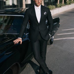 Men’s Classic Black Formal Suit – Tailored Two-Piece Tuxedo for Business or Events