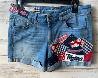 Ready to Ship - Minnesota Twins patch denim shorts Ladies womens size 10 / 30