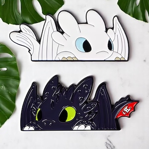 Toothless Enamel Pin – HTTYD Badge, How to Train Your Dragon Collectible Pins