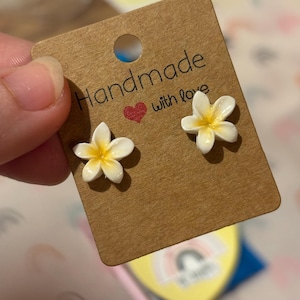 Boucles d’oreilles Puces d'oreilles Fleur de Tiaré - été, soleil, cadeau copine, vacances, cadeau maîtresse, atsem, nounou, fin d’année