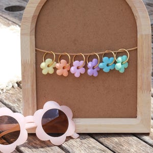 Flower tassel hoop earrings