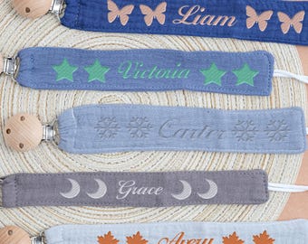 Attache-suce personnalisée avec prénom brodé, cadeau bien pensé pour une baby shower pour garçons et filles
